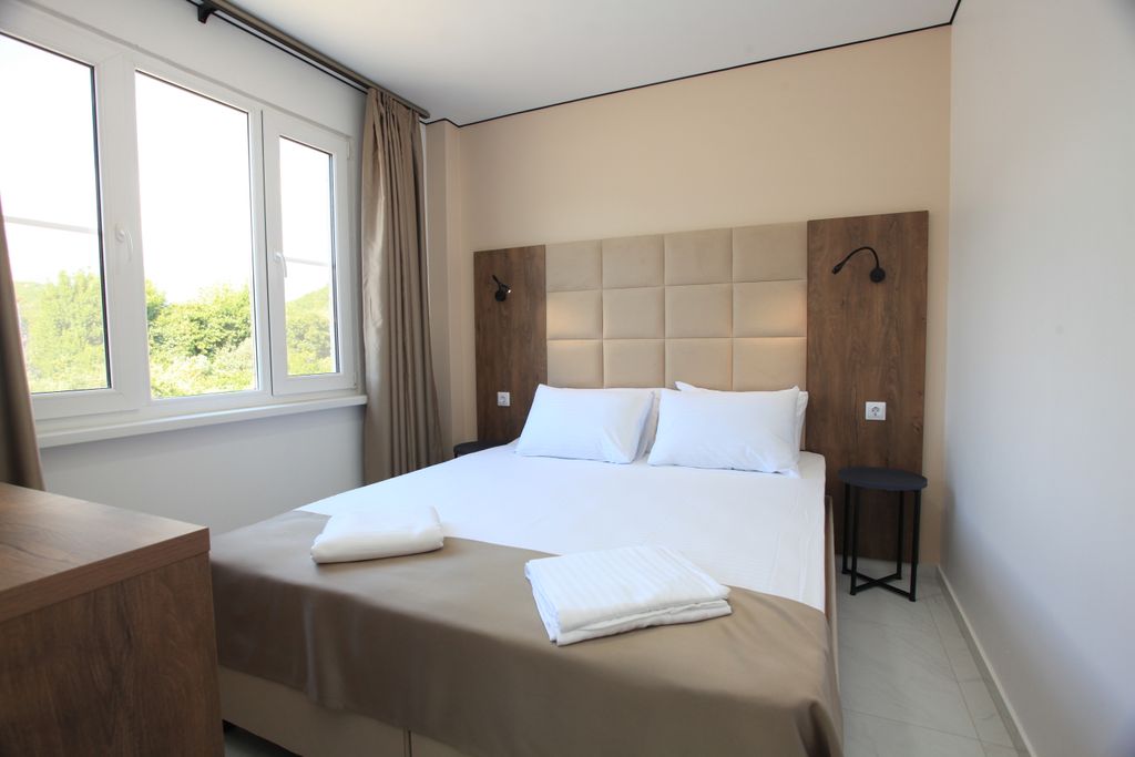 Четырёхместный номер улучшенный с видом на горы