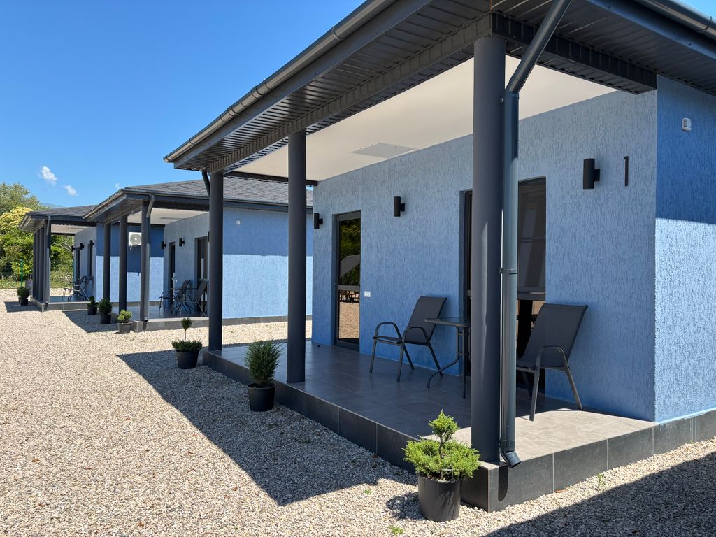 Дом полуторакомнатный коттедж вблизи реки Хыпста