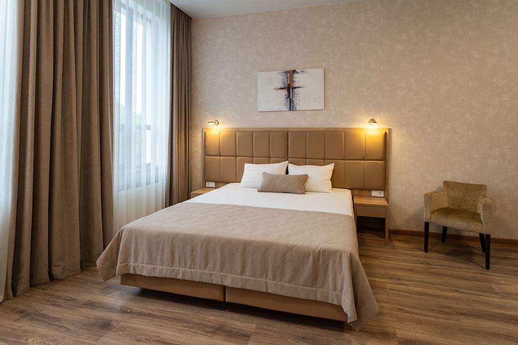 Двухместный номер с 1 кроватью джуниор сюит