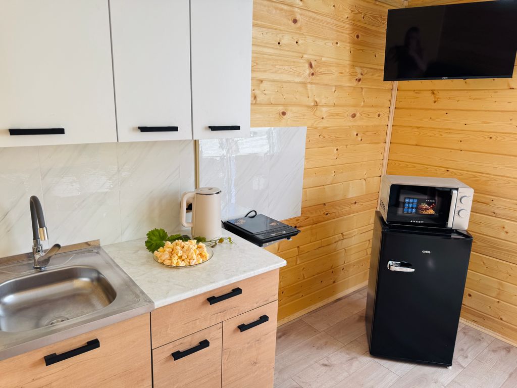 Дом 6-ти местный 2-х комнатный с кухней