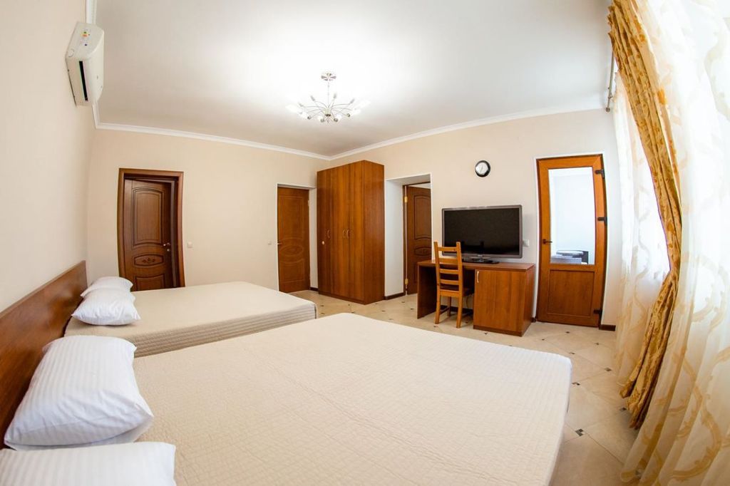 Семейный номер Люкс (Двухкомнатный с кухней и лоджией)