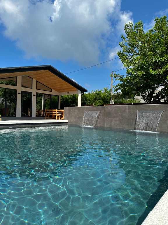 Дом трехкомнатный коттедж на 6 человек