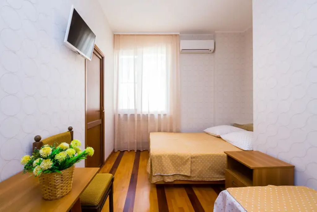 Трёхместный номер Горох