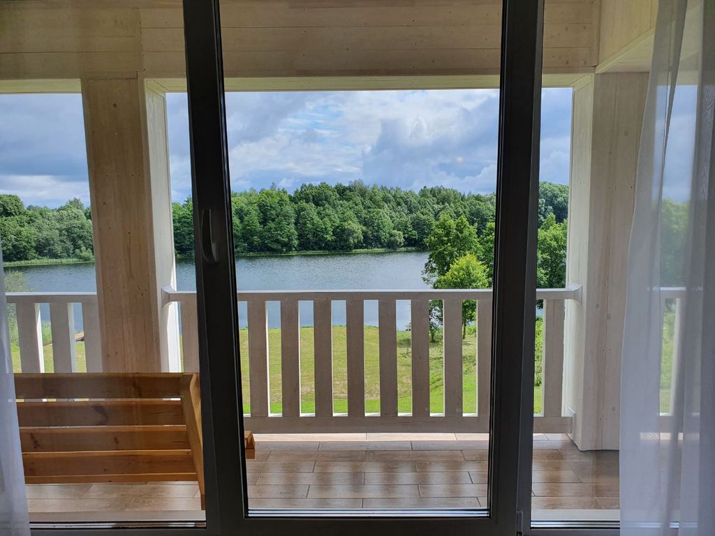 Семейный номер классический с видом на озеро