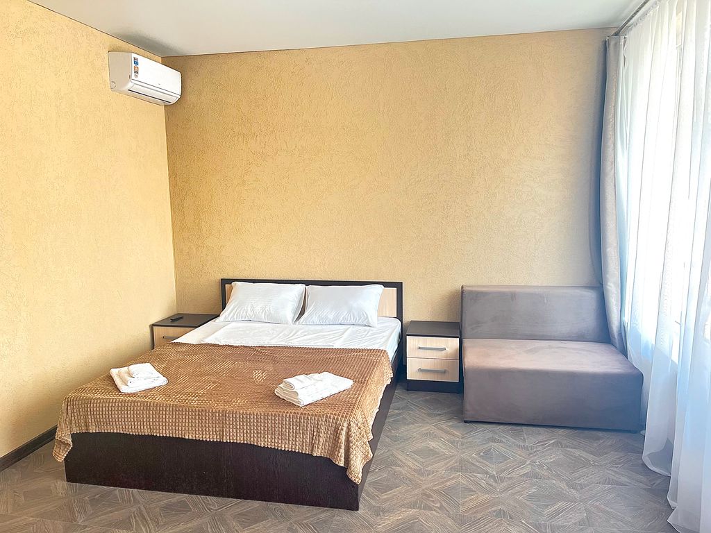 Трёхместный номер люкс с видом на море