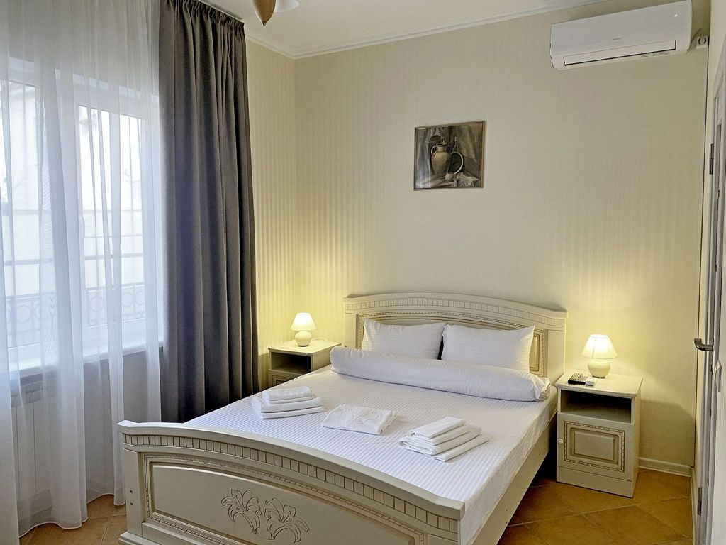 Двухместный номер с 1 кроватью 2-х местный номер без балкона, первый этаж