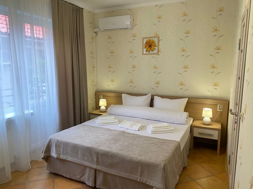 Трёхместный номер 3-х местный номер с балконом