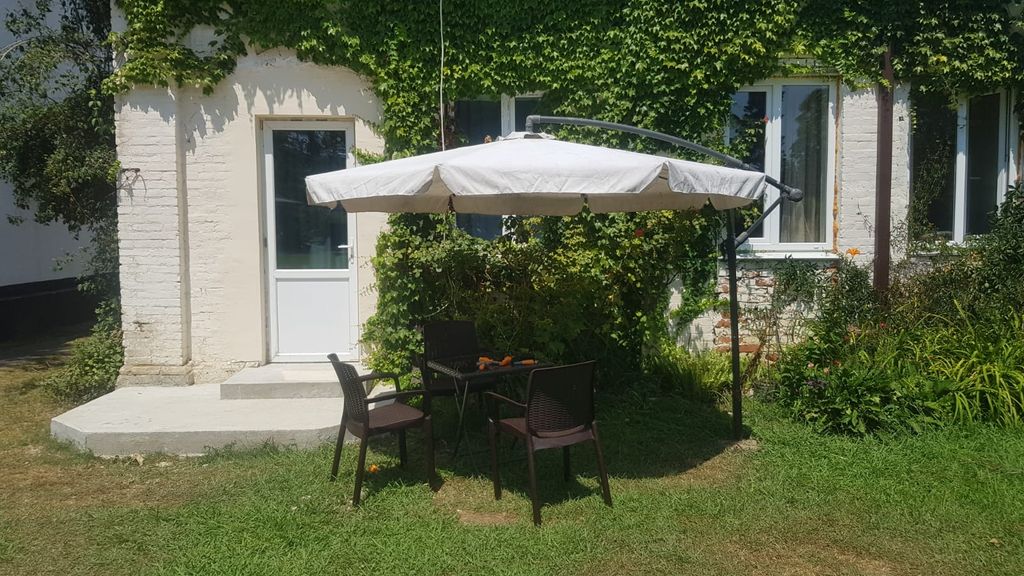 Трёхместный номер с видом на внутренний двор