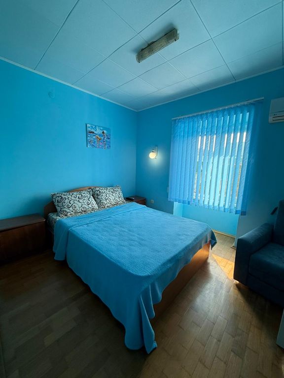 Трёхместный номер стандарт с видом на горы