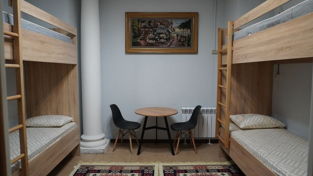 Многоместный смешанный номер эконом (душ/туалет общий)