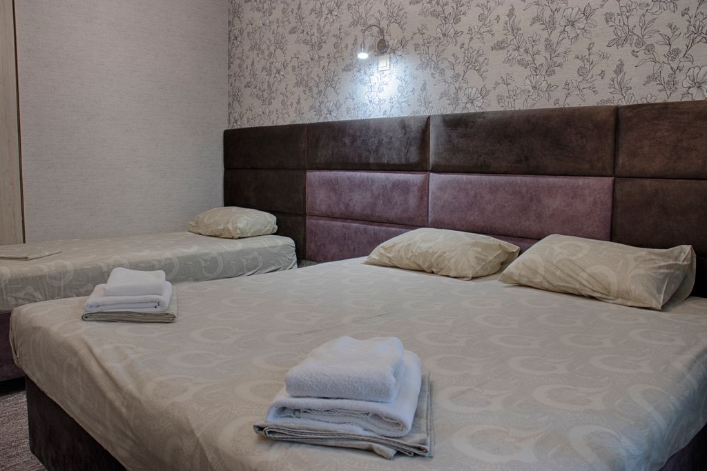 Трёхместный номер Стандарт+ с балконом