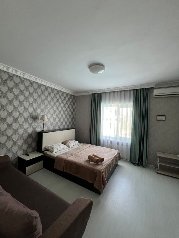 Четырёхместный номер люкс с видом на город