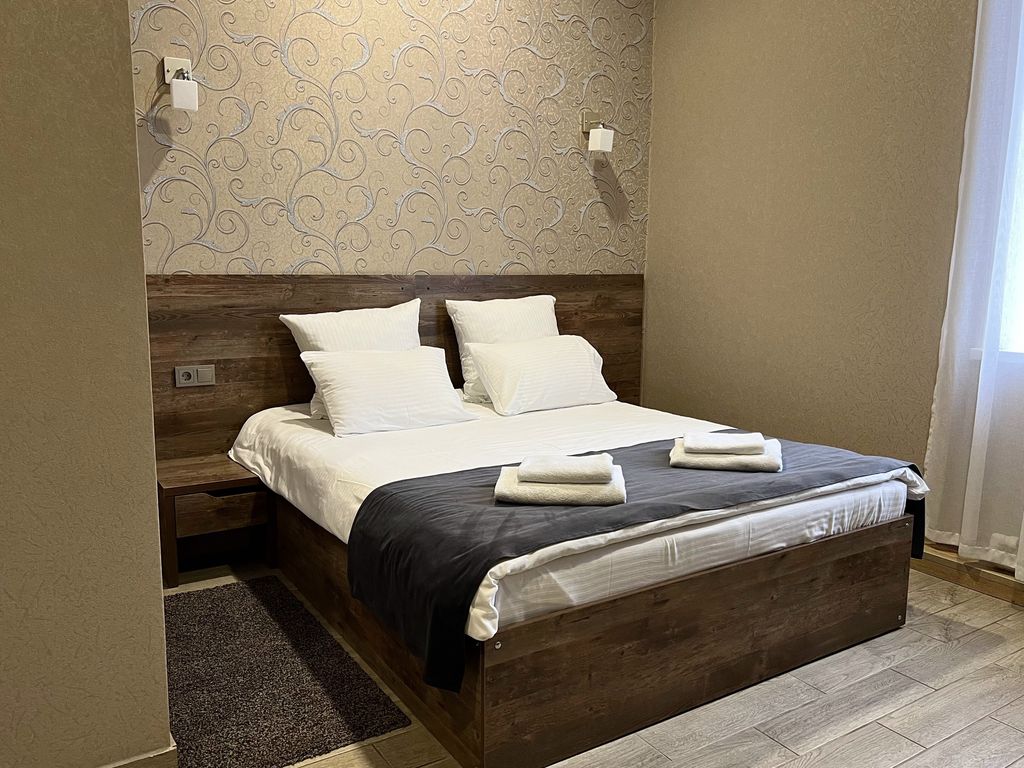 Двухместный номер с 1 кроватью полулюкс с большой кроватью №7