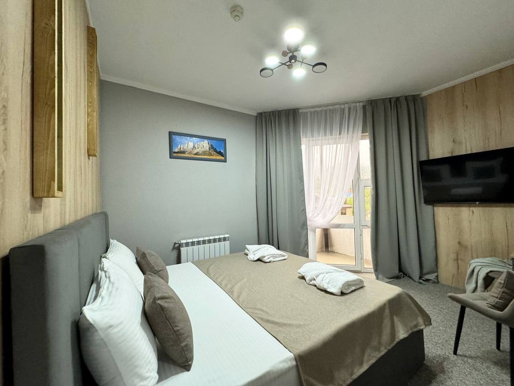 Семейный номер улучшенный с видом на горы