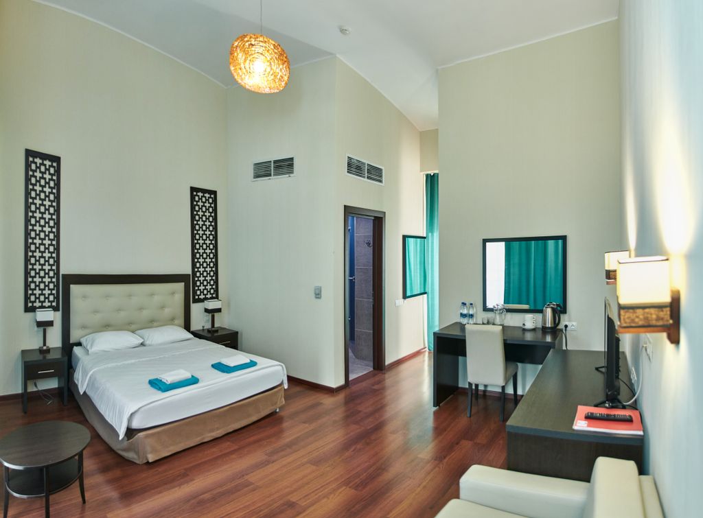 Трёхместный номер стандарт с видом на горы