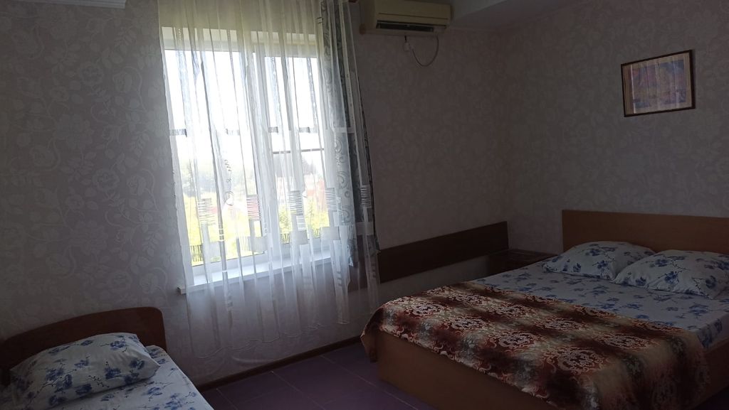 Трёхместный номер стандарт с видом на море