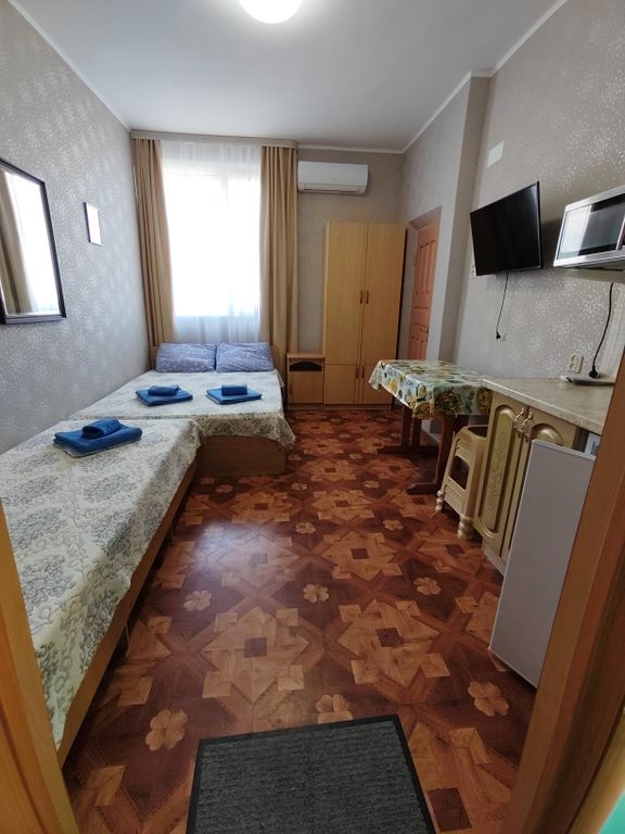 Трёхместный номер стандарт с видом на море