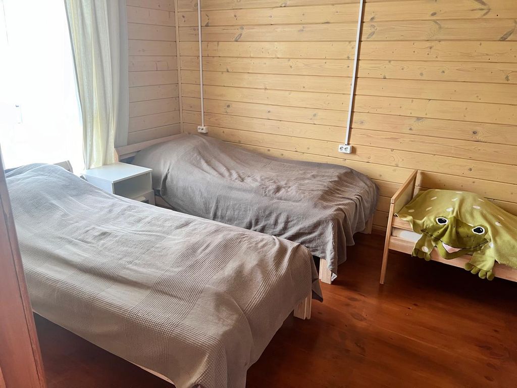 Четырёхместный номер с видом во двор