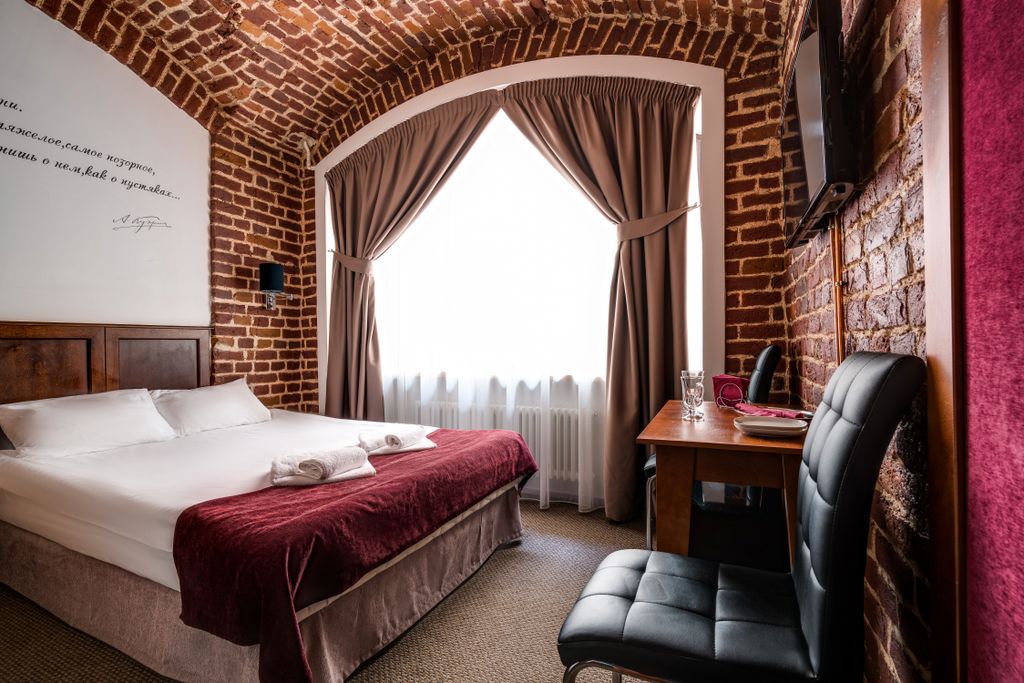 Двухместный номер с 1 кроватью Литературный