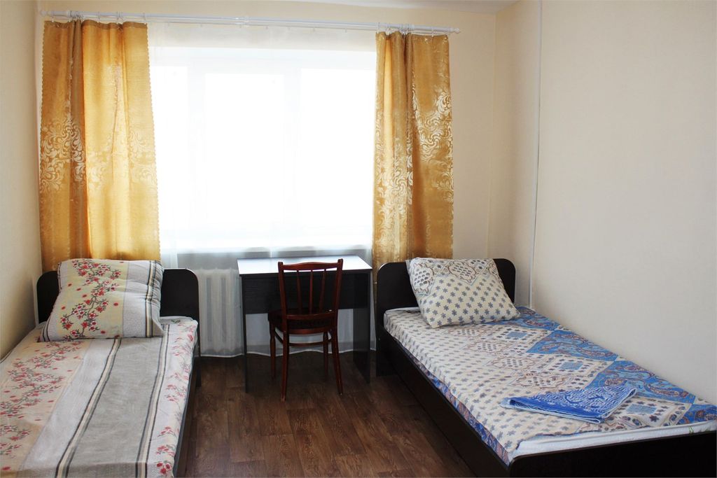 Двухместный номер с 2 отдельными кроватями Эконом Двухместный (удобства на этаже)