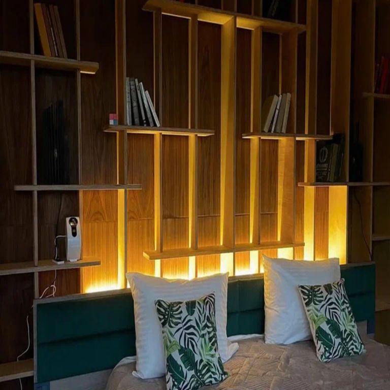 Купол сфера с купелью с видом на озеро