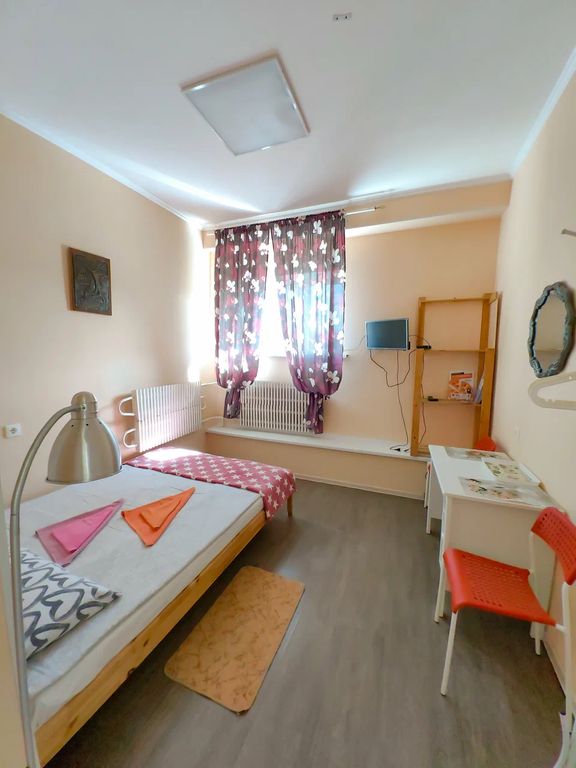 Двухместный номер с 1 кроватью и общей ванной комнатой (1)