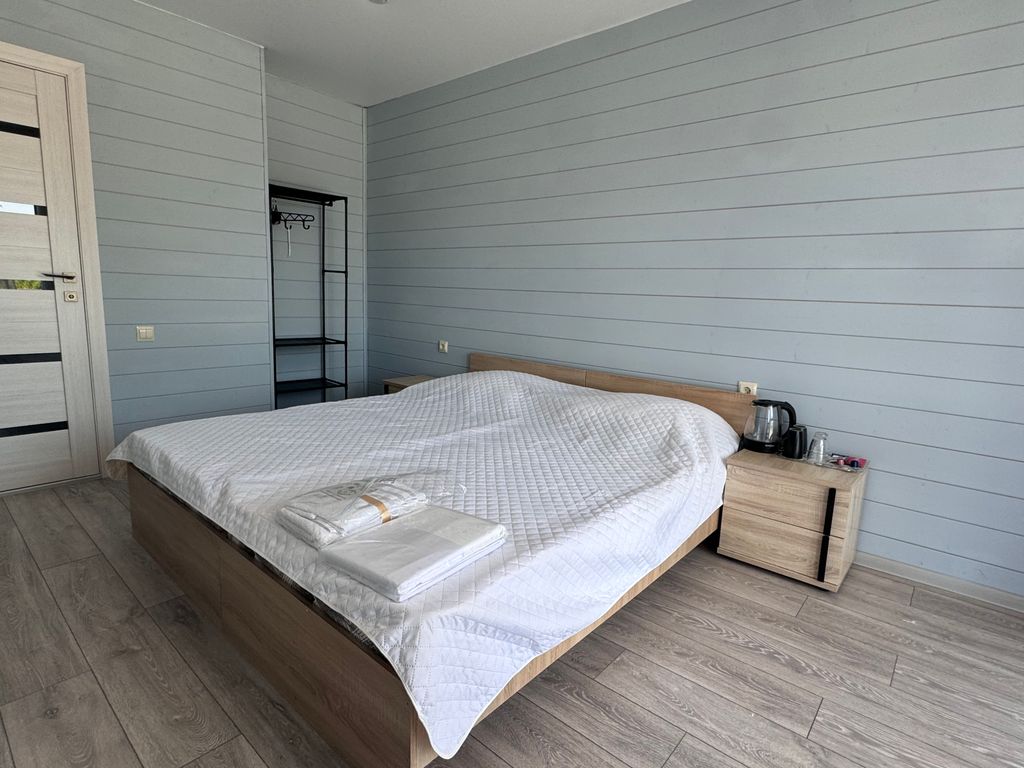 Двухместный номер с 1 кроватью Стандартный с двухспальной кроватью