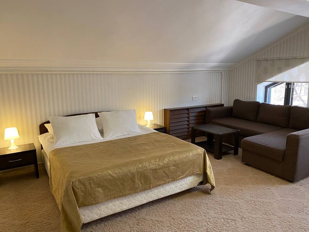 Двухместный номер с 1 кроватью Двухместный эконом с 1 кроватью (№5) (санузел на 3 комнаты)