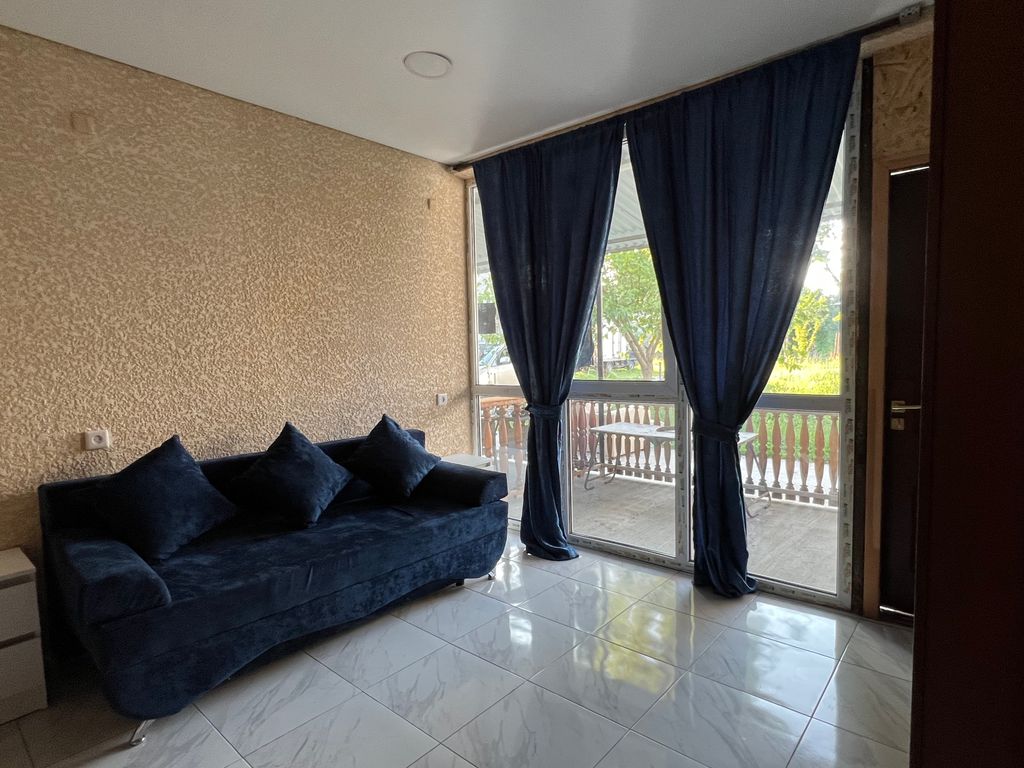 Дом С террасой