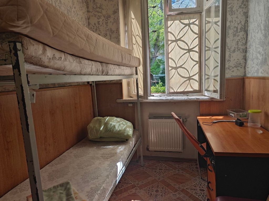 Многоместный смешанный номер эконом (душ/туалет общий)