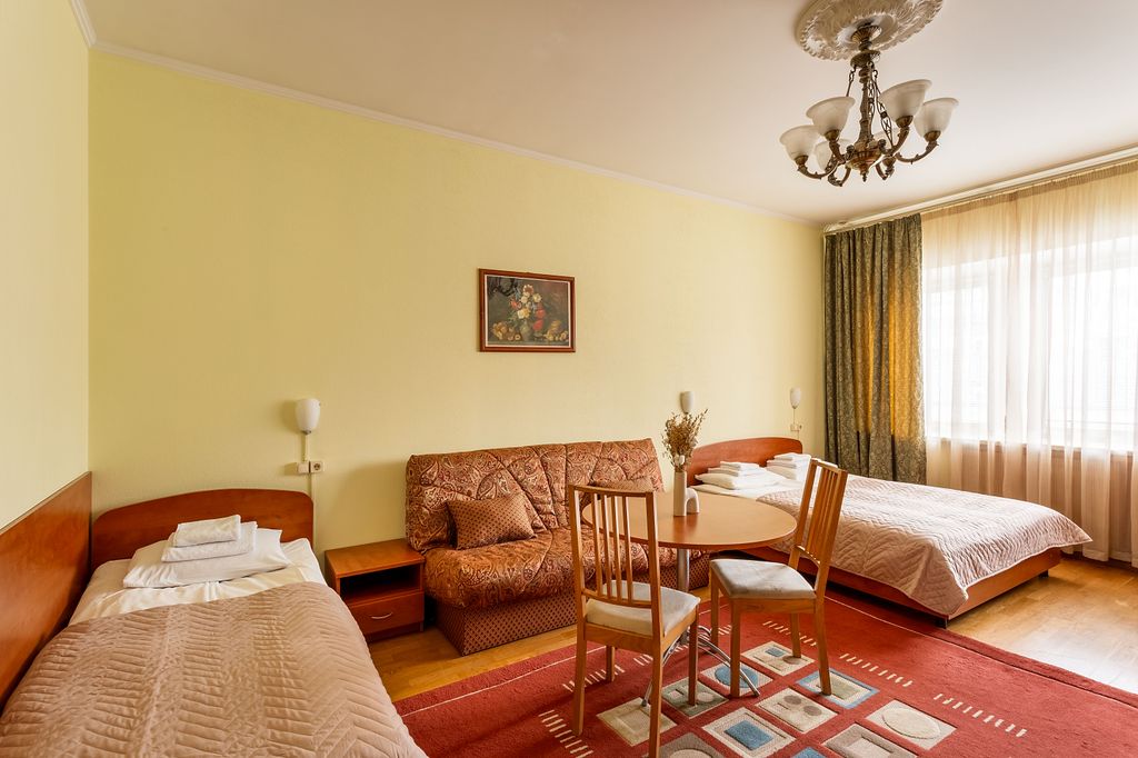 Семейный номер с общим санузлом