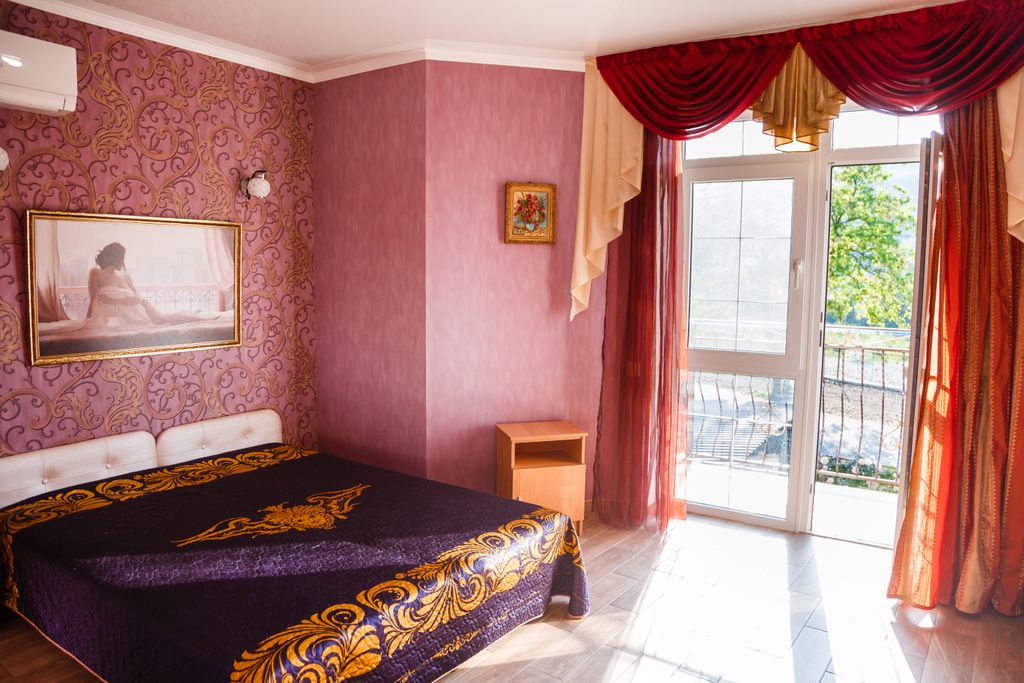 Четырёхместный номер с балконом