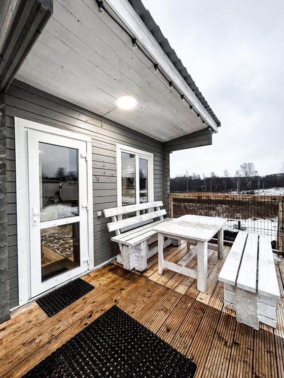 Четырёхместный номер с мини кухней и диваном