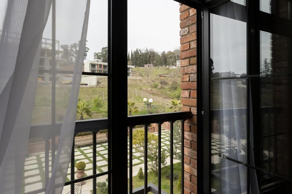 Двухместный номер с 1 кроватью делюкс без балкона, вид во двор