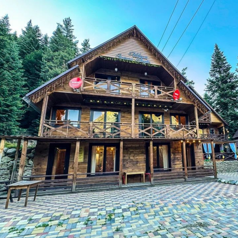 Четырёхместный номер Апартаменты с мини-кухней и видом на лес