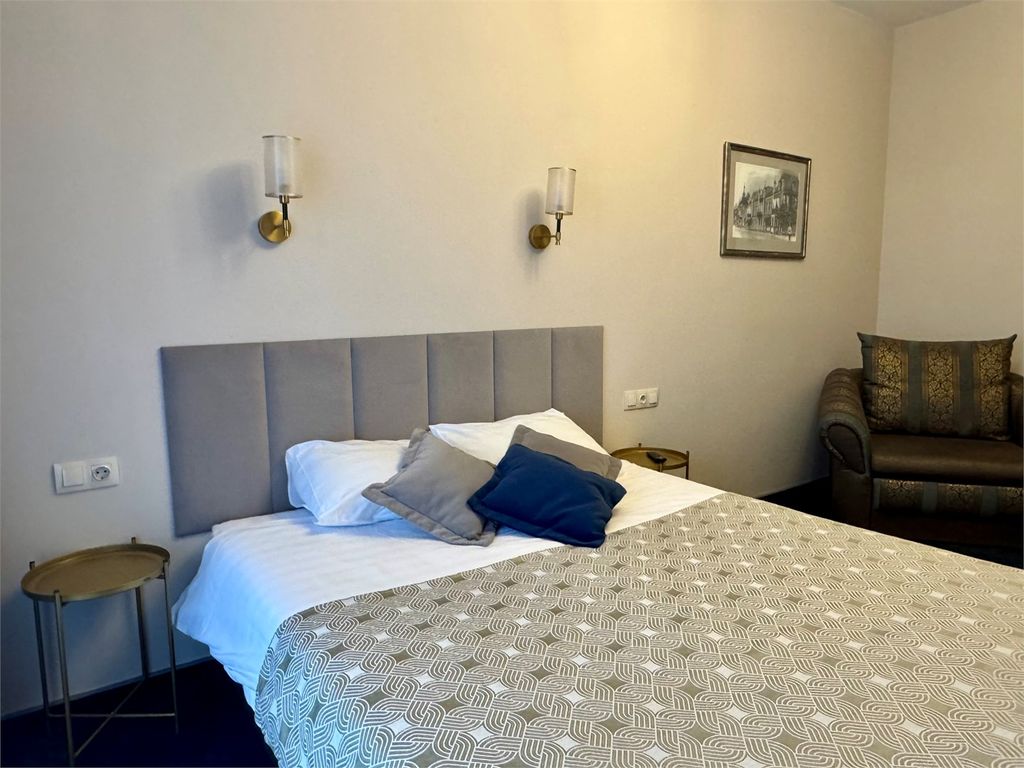 Двухместный номер с 1 кроватью улучшенный с видом на верхний сад