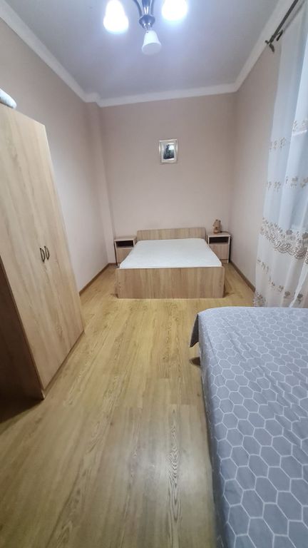 Трёхместный номер с удобствами на этаже