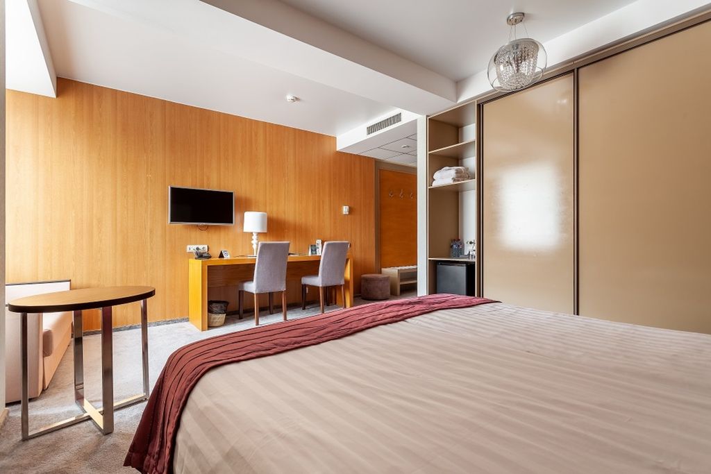 Двухместный номер с 1 кроватью джуниор сюит