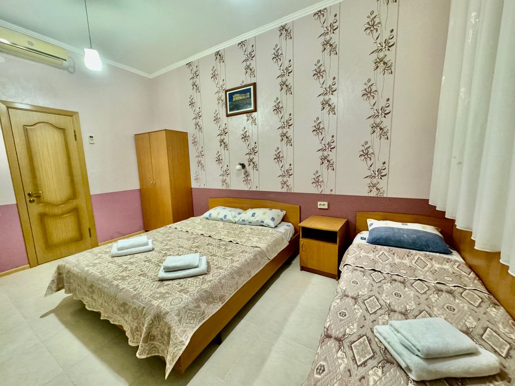 Трёхместный номер № 2