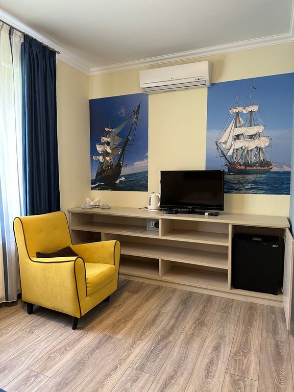 Двухместный номер с 1 кроватью Полулюкс