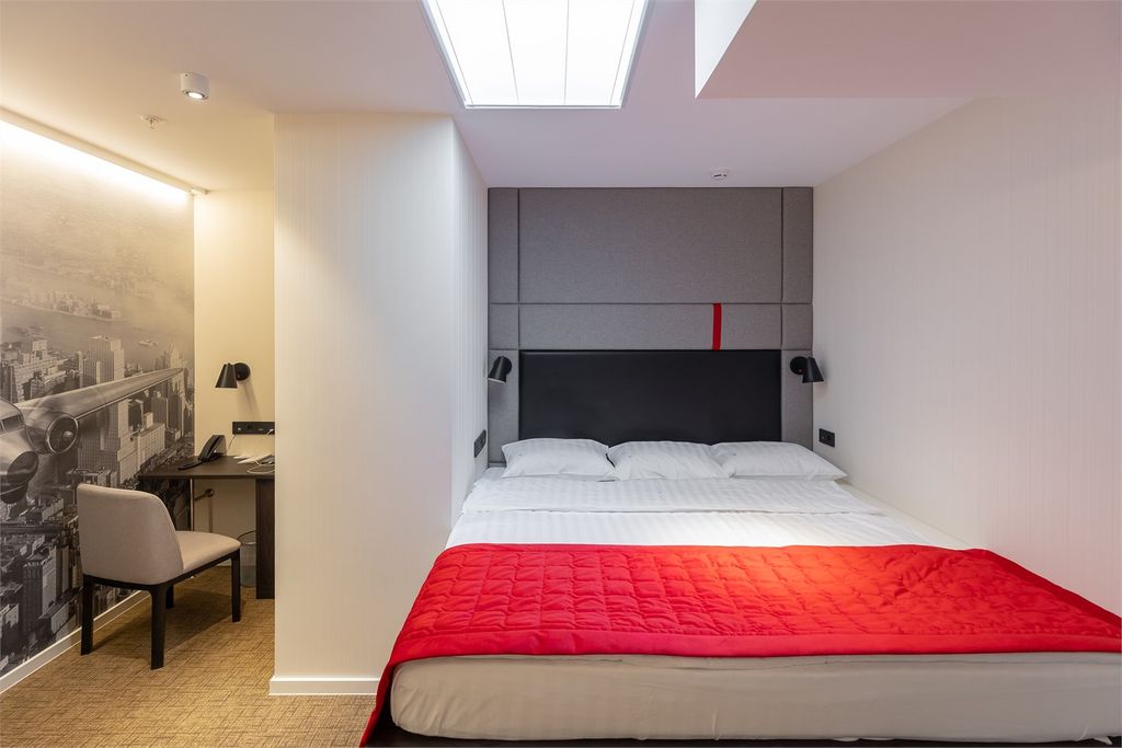 Двухместный номер с 1 кроватью Улучшенный двухместный номер без окна (SMART Superior NW)