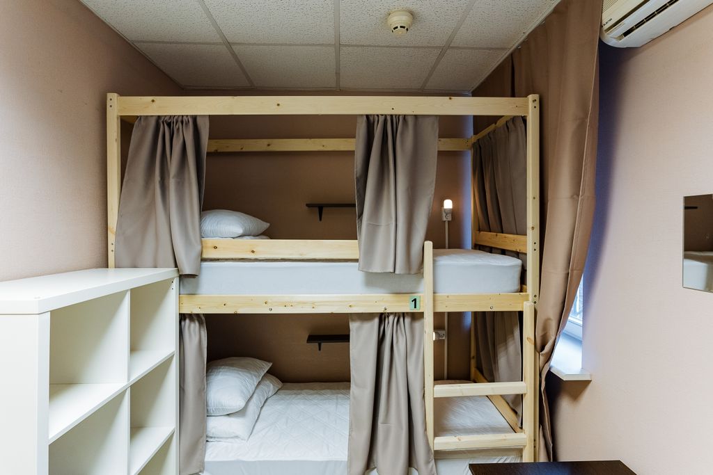 Многоместный смешанный номер 4-местный женский номер (верхние места)