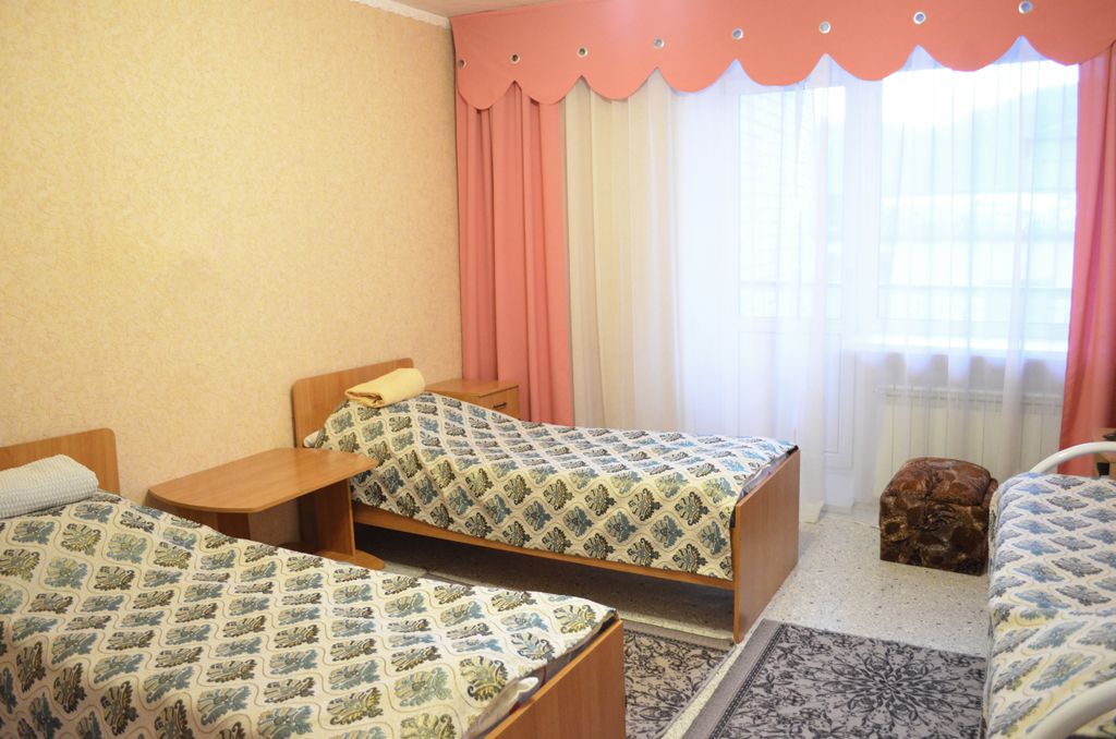 Трёхместный номер комфорт с балконом