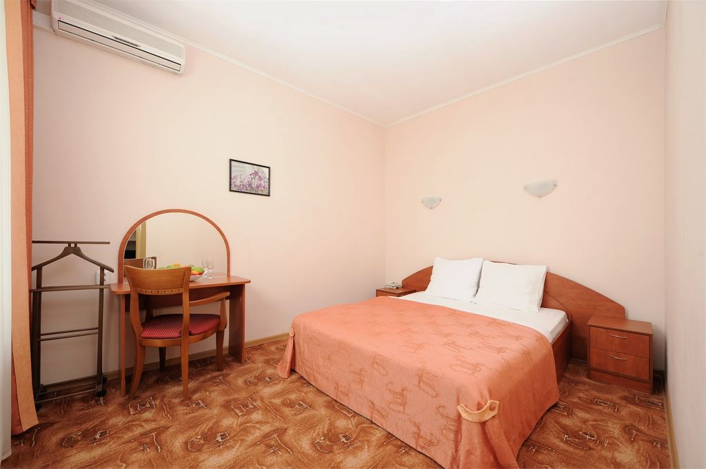 Двухместный номер с 1 кроватью стандарт двухкомнатный