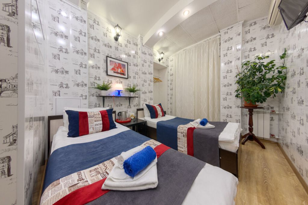 Двухместный номер с 2 отдельными кроватями Эконом без окна с раздельными кроватями