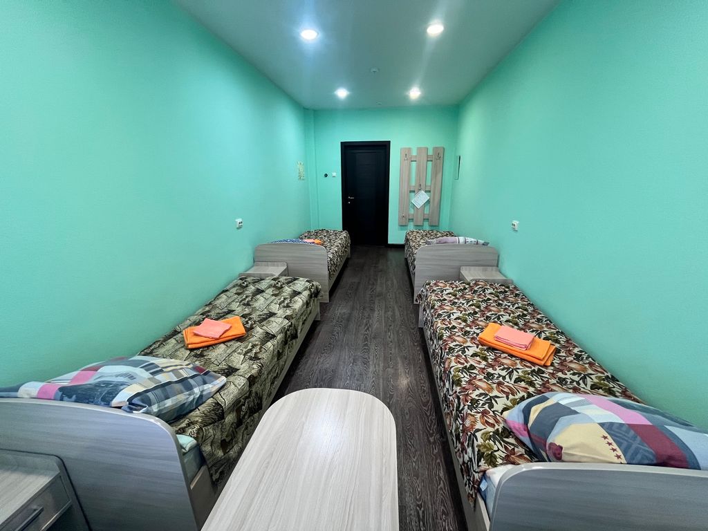 Многоместный женский номер эконом (душ/туалет общий)