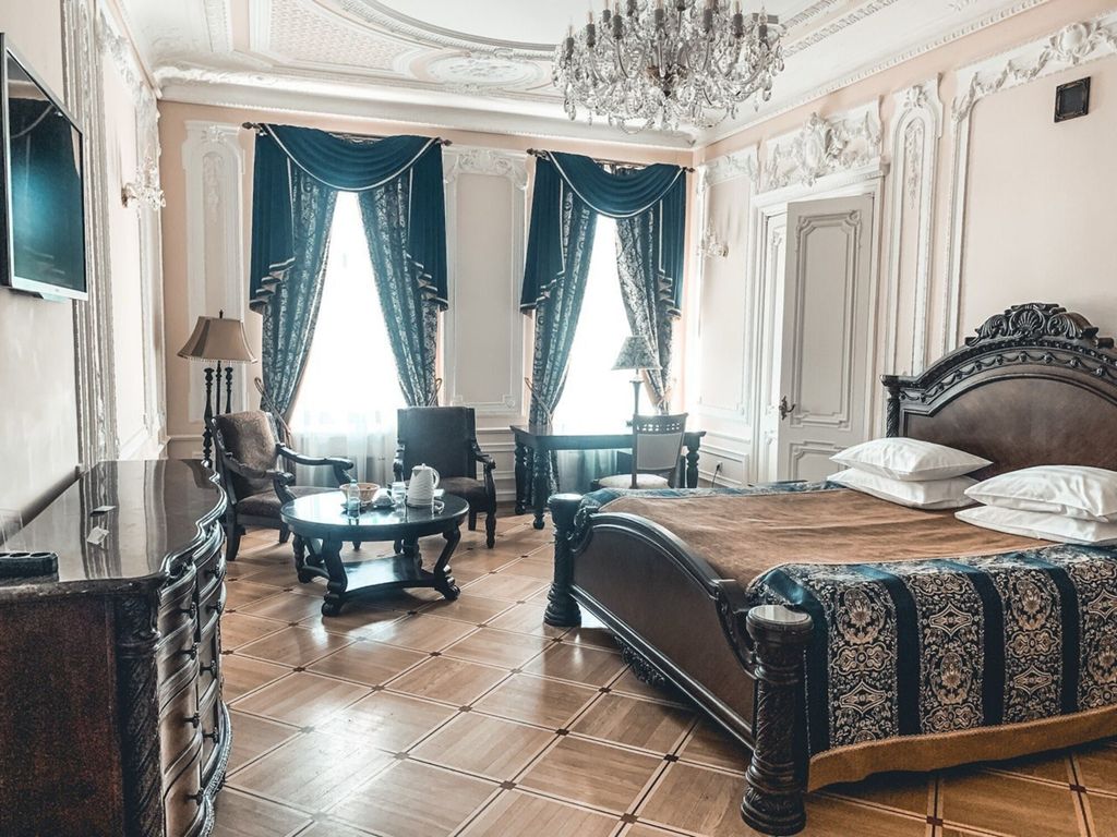 Четырёхместный номер классический гранд-люкс