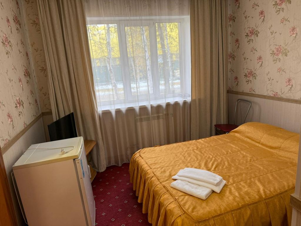 Двухместный номер с 2 отдельными кроватями комфорт двухкомнатный (2 корпус)