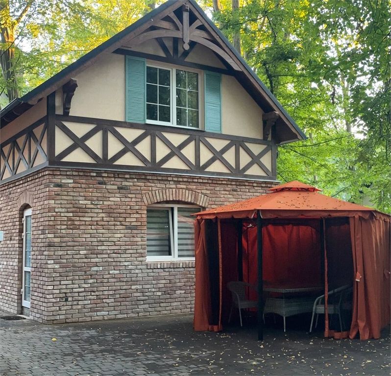 Дом коттедж