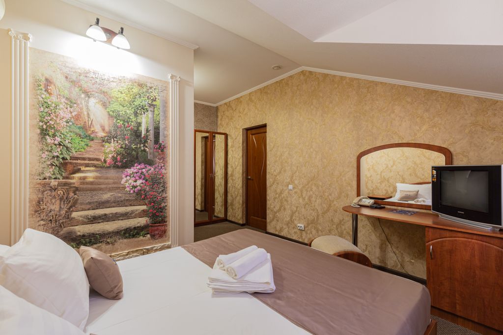 Четырёхместный номер комфорт двухкомнатный